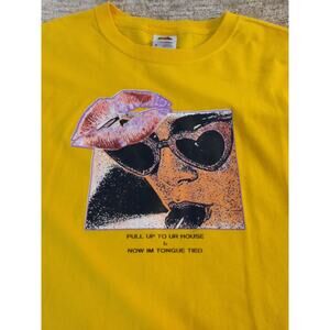 VTG Big Lips Lipstick 80's Yellow Shirt Long Sleeve Unisex Med Fruit Of The Loom